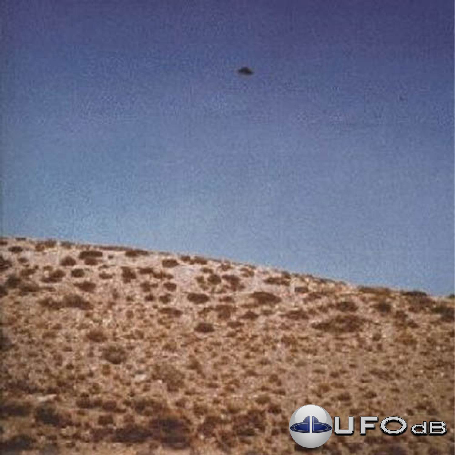 UFO seen over the Valdes peninsula near the city of Puerto Madryn UFO Picture #27-1