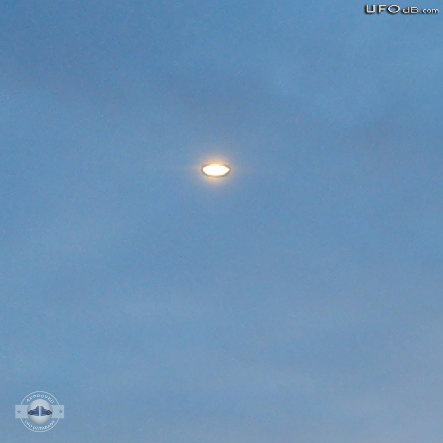 Darting UFO photographed from moving car | Bryncethin, Wales, UK 2011 UFO Picture #275-3