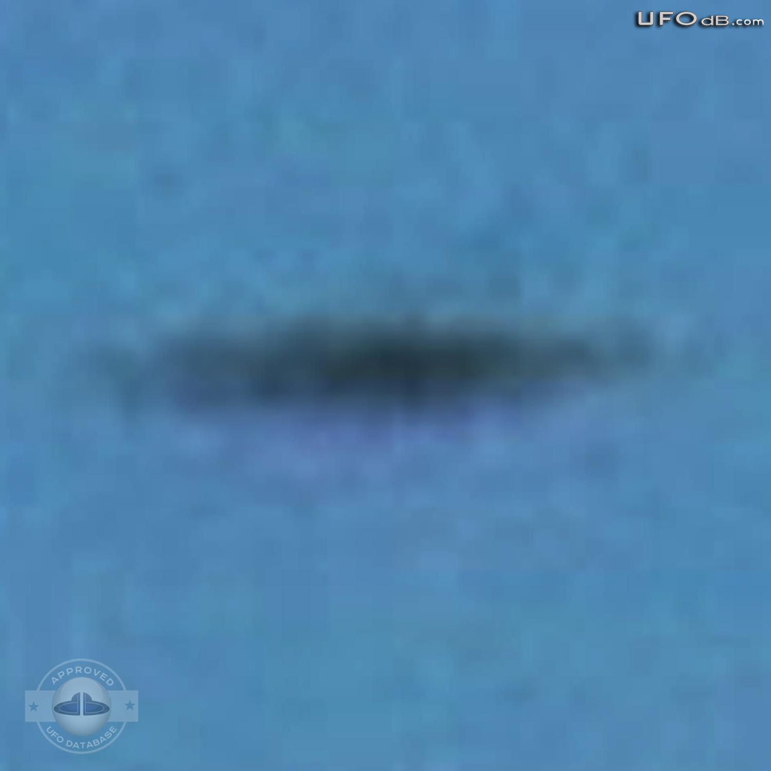 Lake Wosley Fisherman get a fast UFO on picture | Ontario, Canada 2011 UFO Picture #276-5