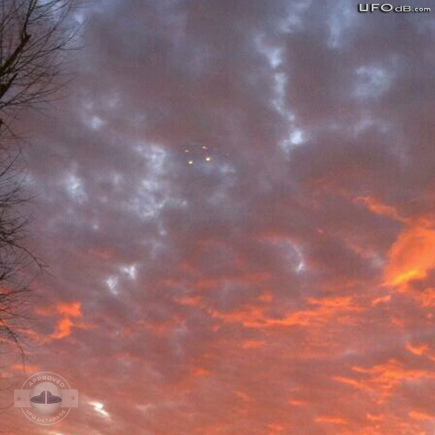 A picture from Madisonville show a UFO hiding in the clouds | USA 2011 UFO Picture #277-2