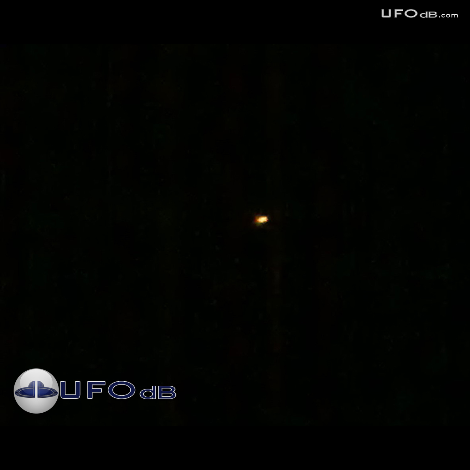 Too slow to be an airplane - UFO picture - South Africa January 1 2011 UFO Picture #278-1