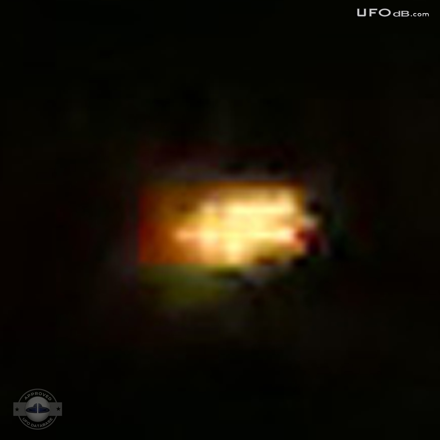 Too slow to be an airplane - UFO picture - South Africa January 1 2011 UFO Picture #278-3