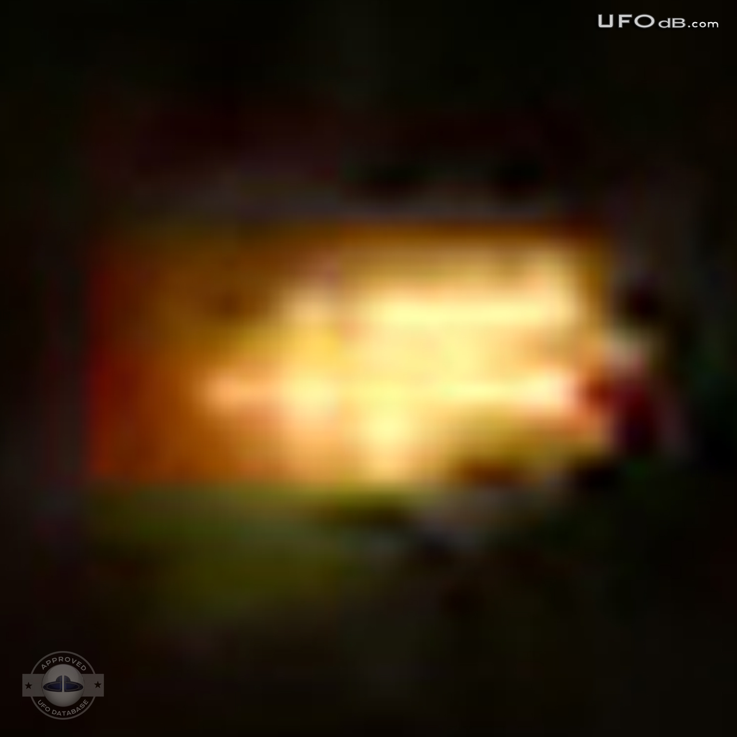 Too slow to be an airplane - UFO picture - South Africa January 1 2011 UFO Picture #278-4