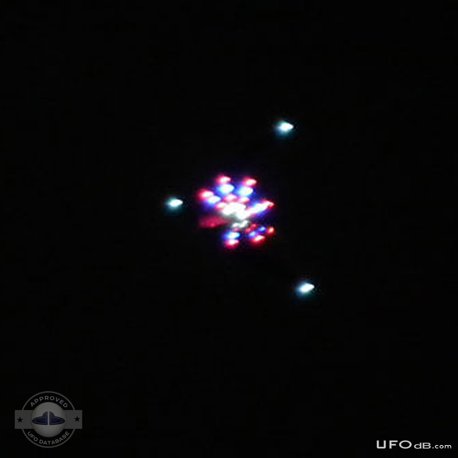 Mr. Shaw photograph a Triangular UFO formation - China - April 30 2011 UFO Picture #281-2