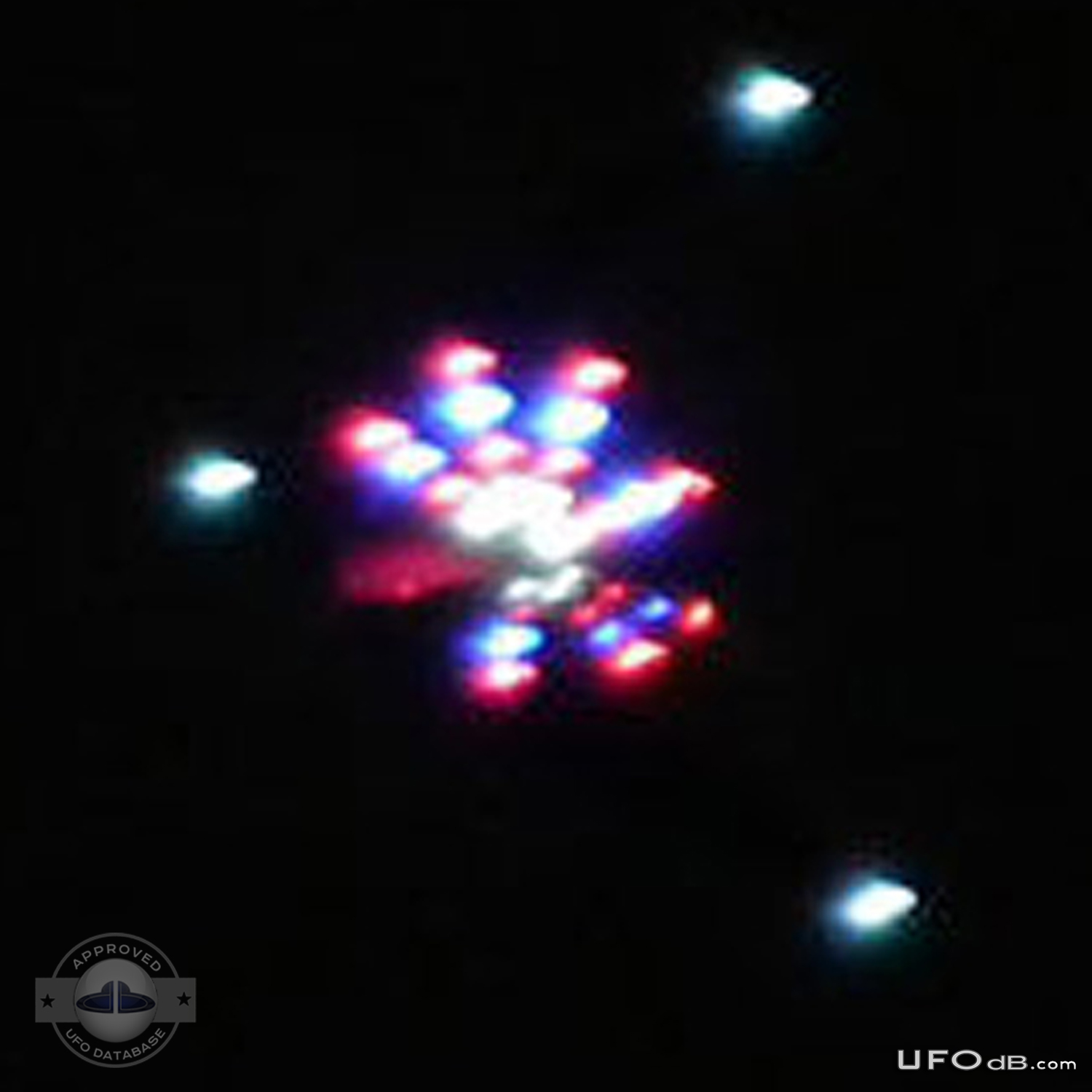 Mr. Shaw photograph a Triangular UFO formation - China - April 30 2011 UFO Picture #281-3