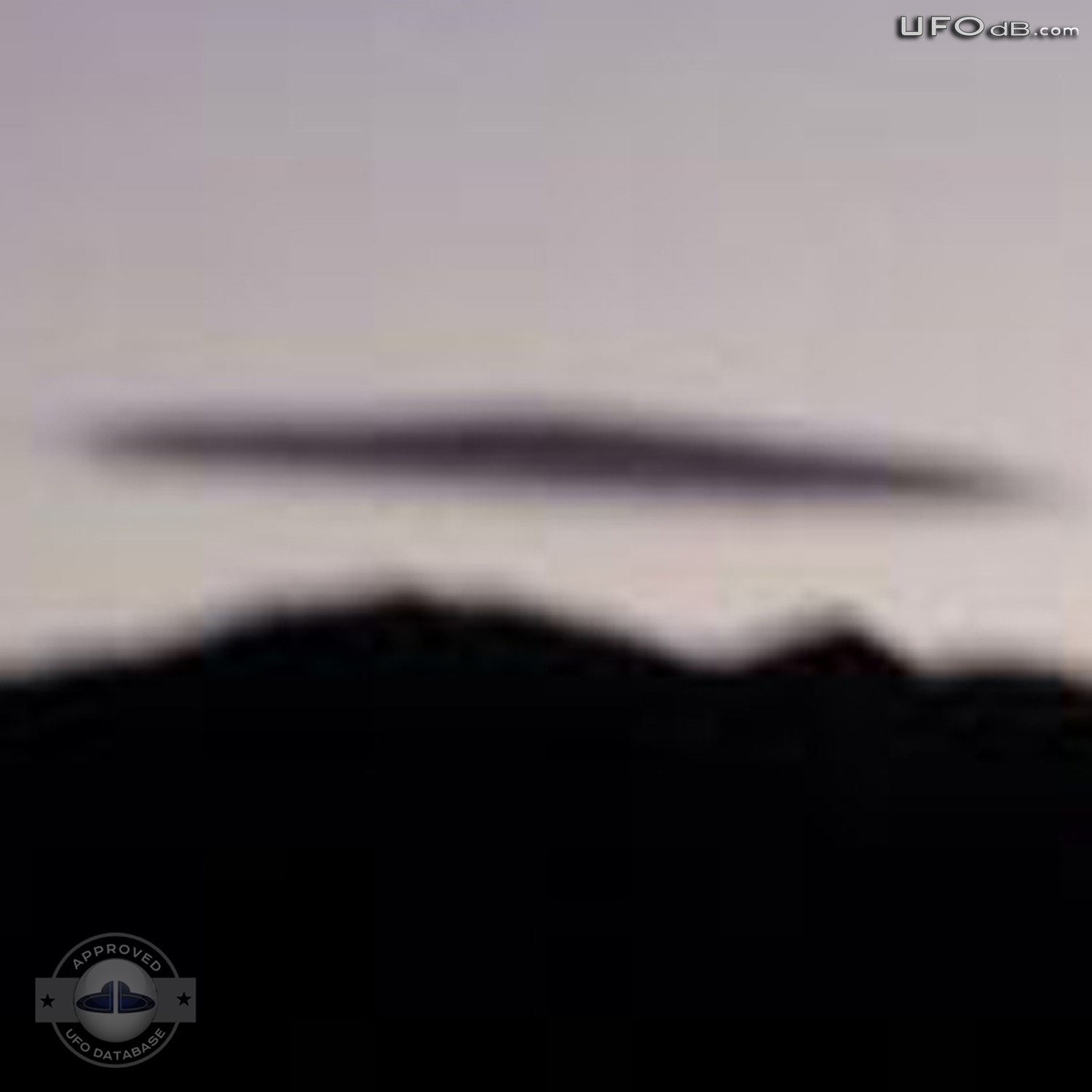 Renowned Aviator shoot a UFO picture in Cachi, Argentina | April 2011 UFO Picture #283-3