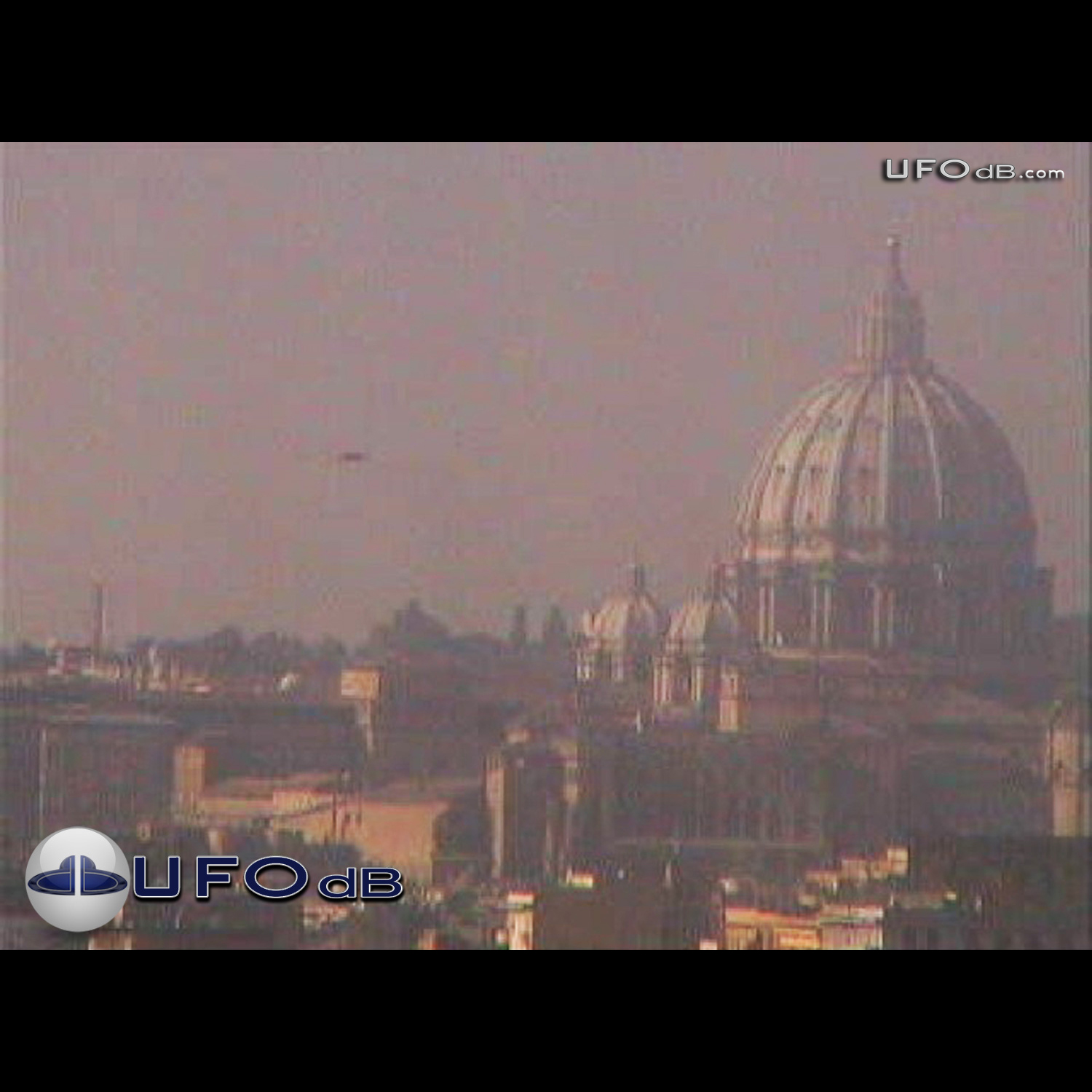 Live cam capture picture of UFO over Vatican city | Italy | May 6 2011 UFO Picture #285-1