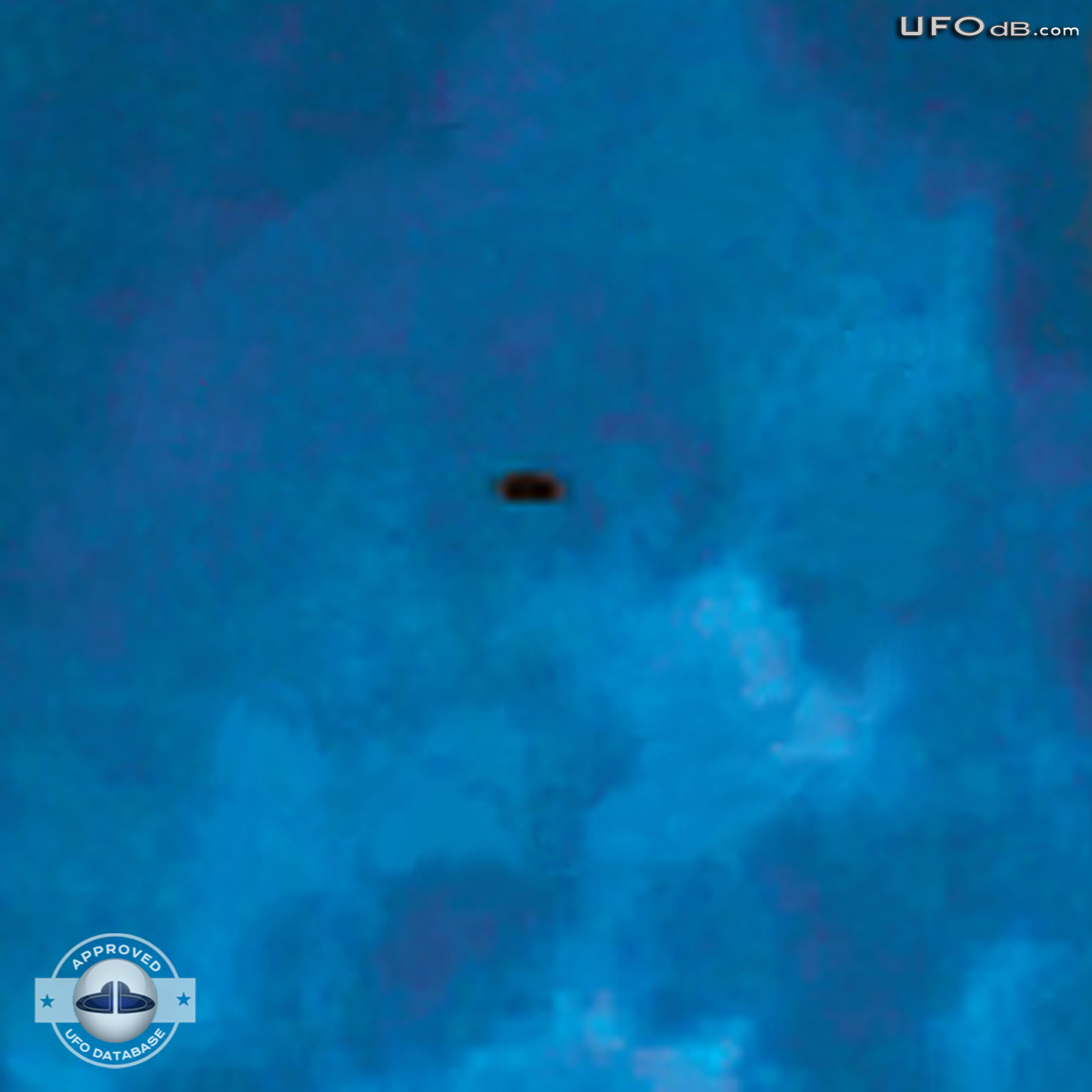 Dongguan Students get controversial UFO picture | China | May 11 2011 UFO Picture #289-4