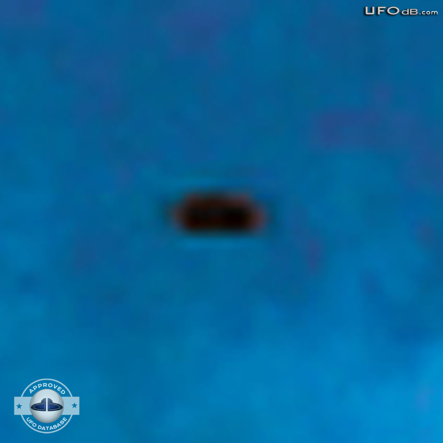 Dongguan Students get controversial UFO picture | China | May 11 2011 UFO Picture #289-5