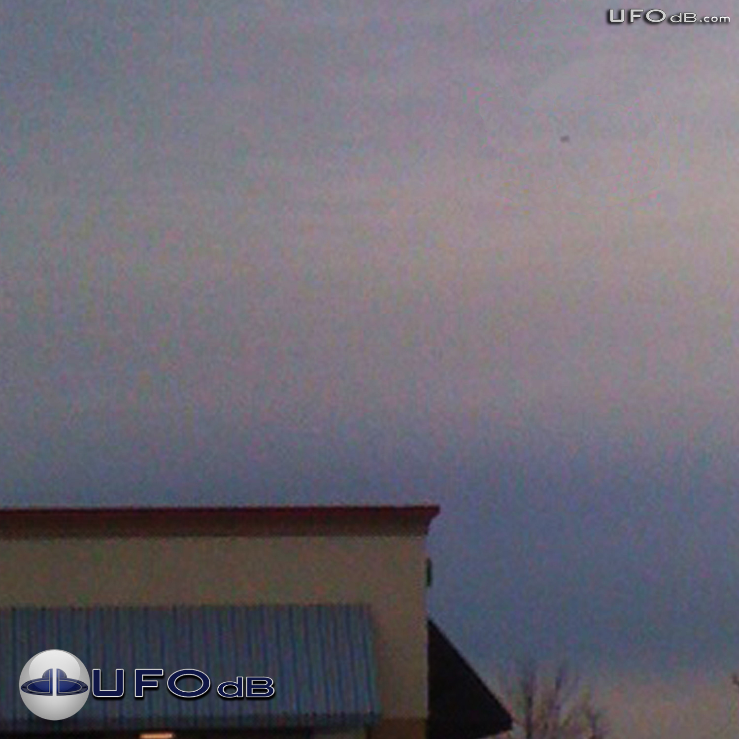 Distant Dark UFO over Alexandria, Virginia | USA | February 20 2011 UFO Picture #292-1