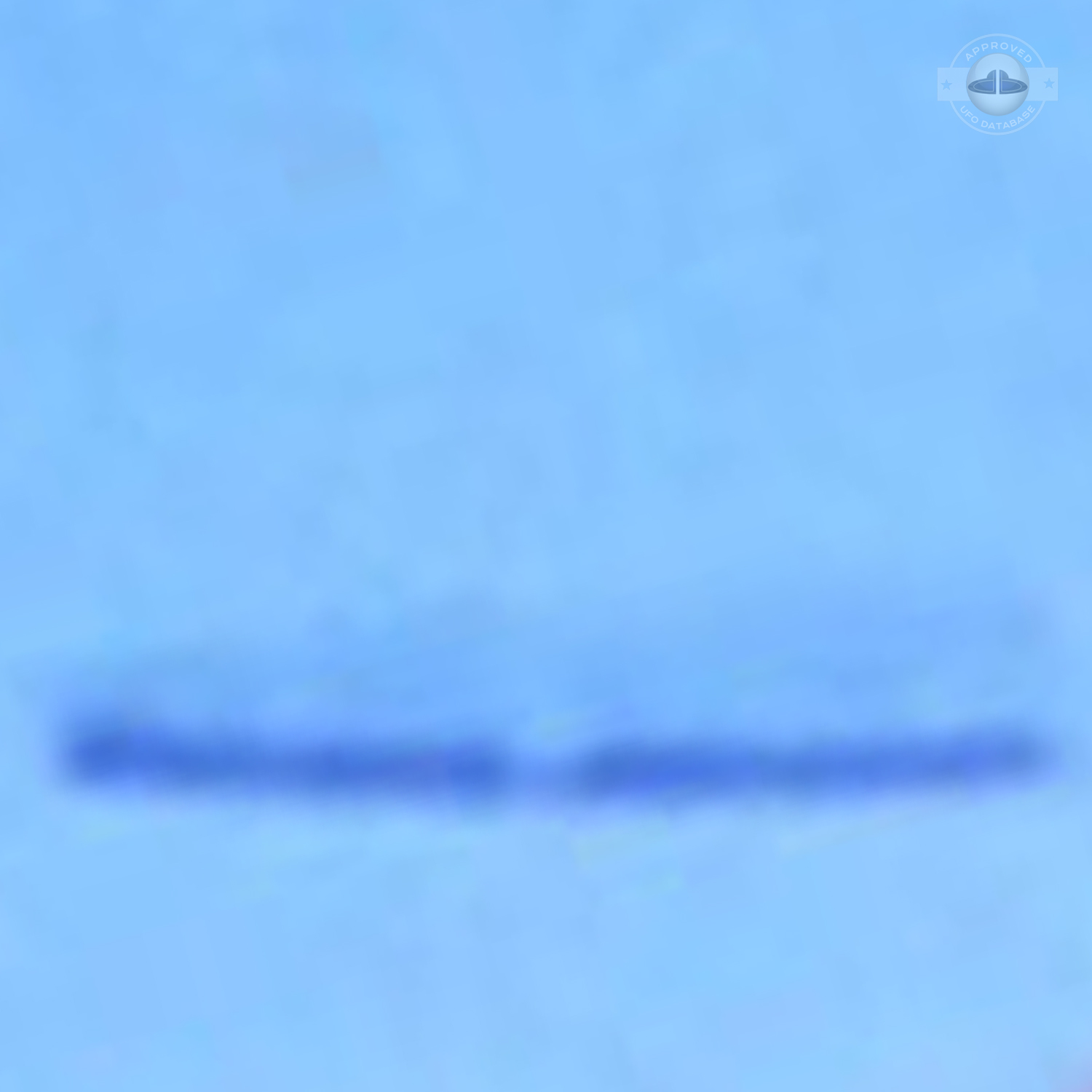 Little Rock, Arkansas UFO Pictures | UFO over hangar during Air Show UFO Picture #3-6