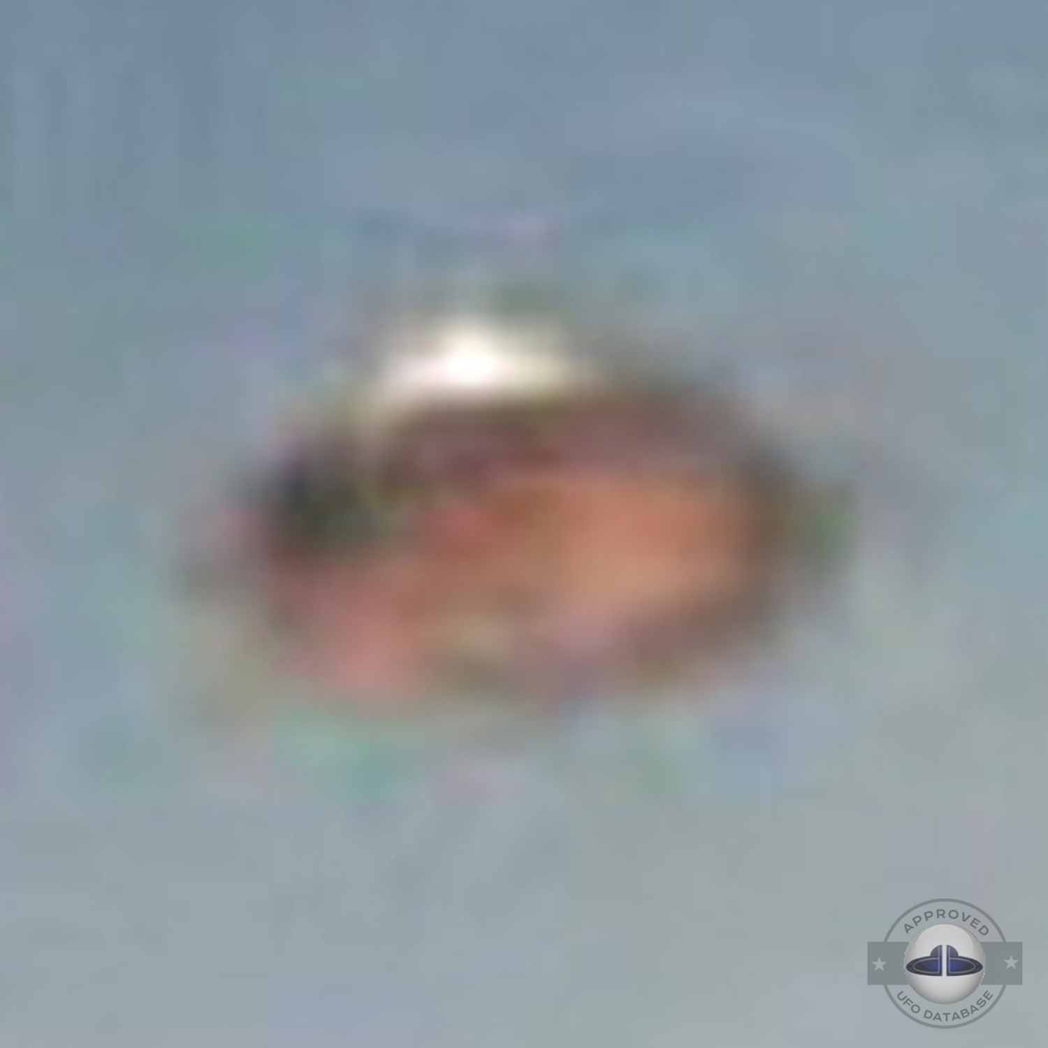 UFO Picture caught in bright day light over desertic mountains UFO Picture #30-4
