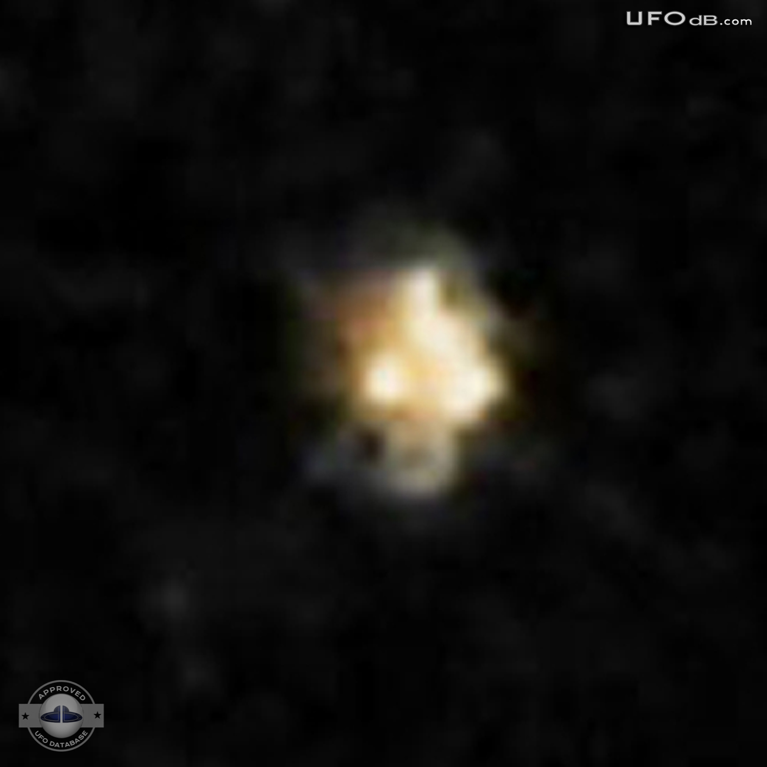 Odd Looking Star is a UFO | St. Joseph, Missouri, USA | April 12 2011 UFO Picture #300-3
