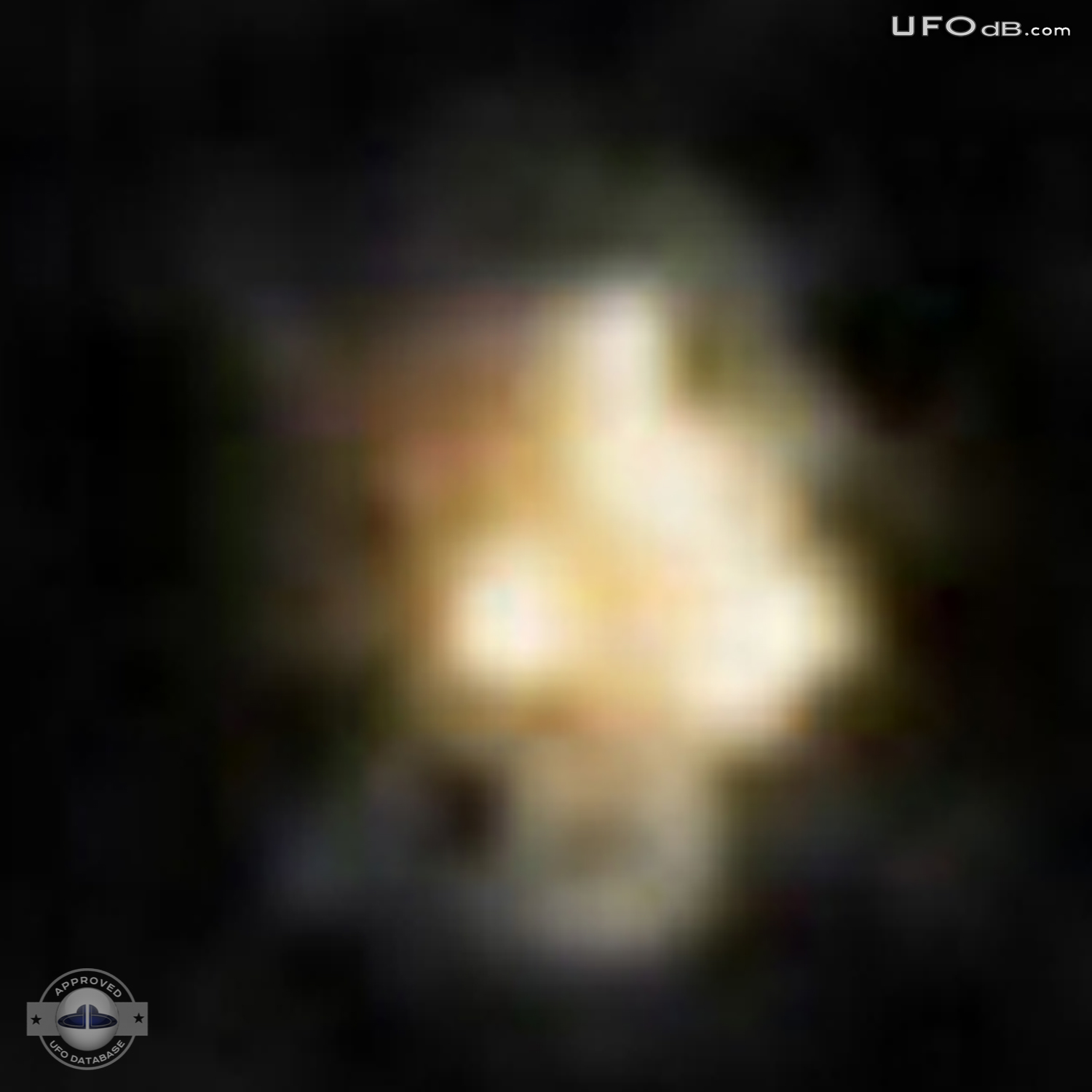 Odd Looking Star is a UFO | St. Joseph, Missouri, USA | April 12 2011 UFO Picture #300-4