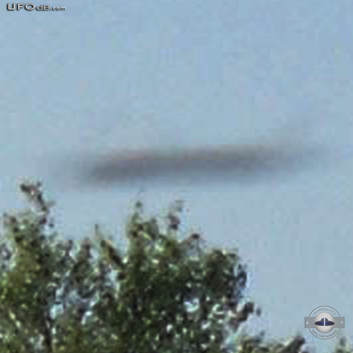 Bradley Ponds Fisherman UFO picture | Lincolnshire UK | April 23 2011 UFO Picture #301-5