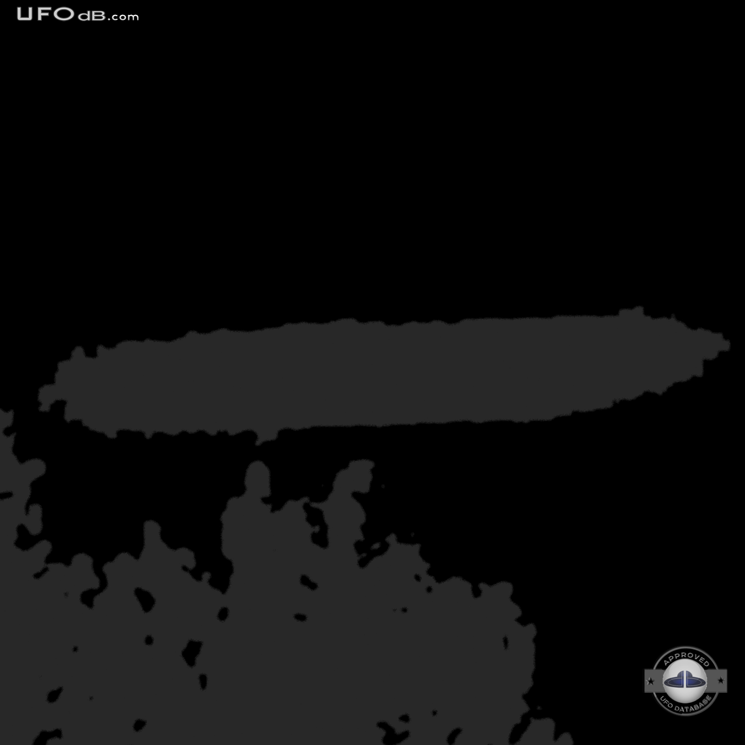 Bradley Ponds Fisherman UFO picture | Lincolnshire UK | April 23 2011 UFO Picture #301-6