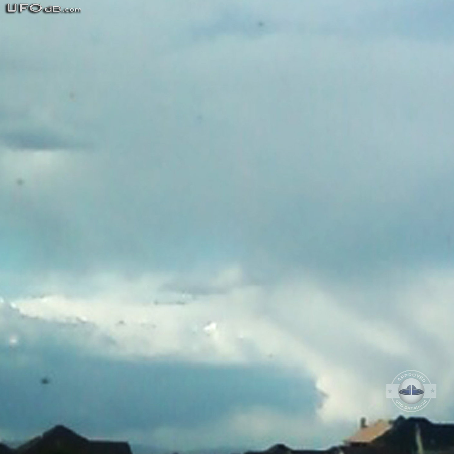 Group of UFOs hiding in the clouds in Cedar City, Utah | May 14 2011 UFO Picture #303-3