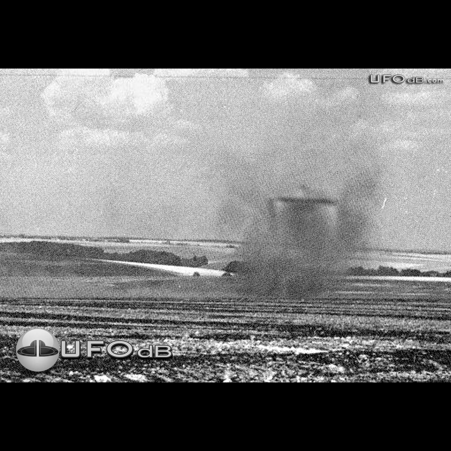 Dust Blowing UFO over the Fields of Verdun in France | March 27 1985 UFO Picture #304-1
