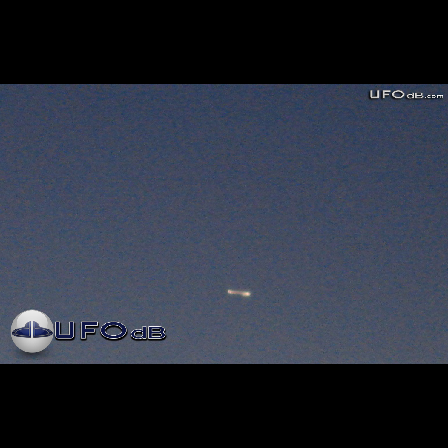 Changing Luminance UFO caught on picture | Katy, Texas | April 6 2011 UFO Picture #306-1