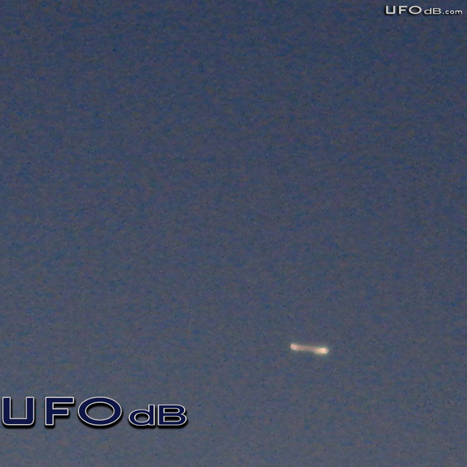 Changing Luminance UFO caught on picture | Katy, Texas | April 6 2011 UFO Picture #306-2