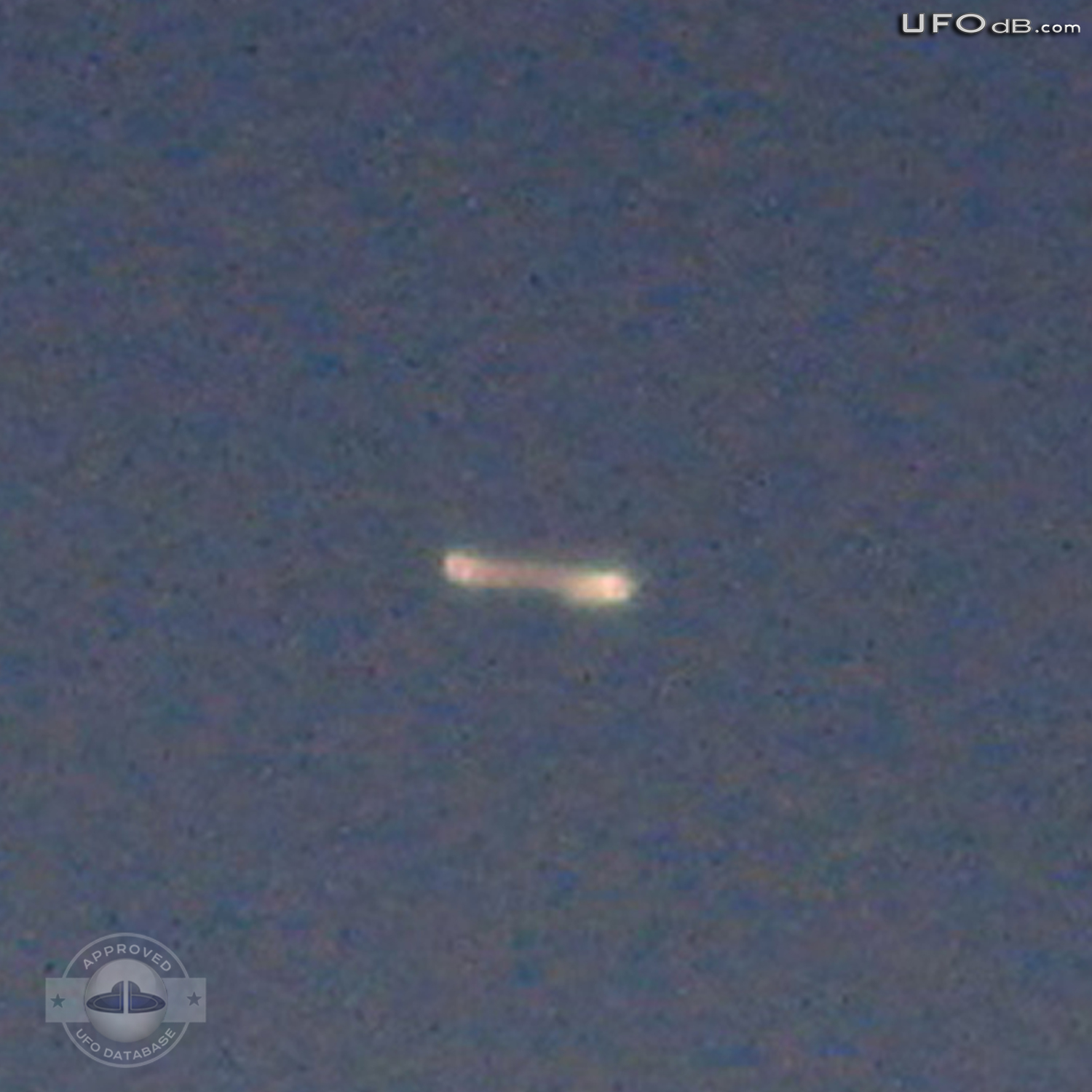 Changing Luminance UFO caught on picture | Katy, Texas | April 6 2011 UFO Picture #306-3