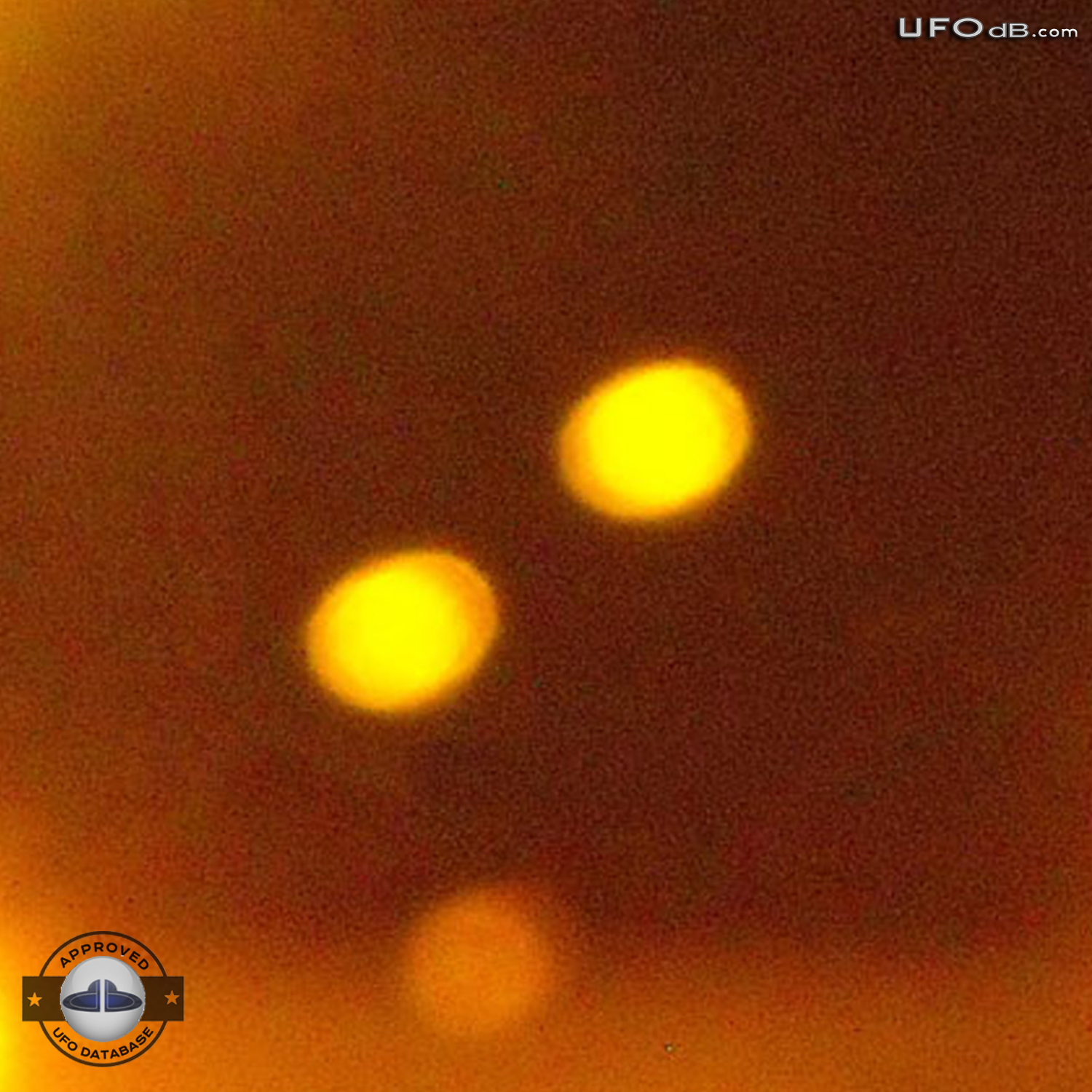 Pulsating Orange UFOs near Fort Carson Army Base | USA | May 12 2011 UFO Picture #310-3