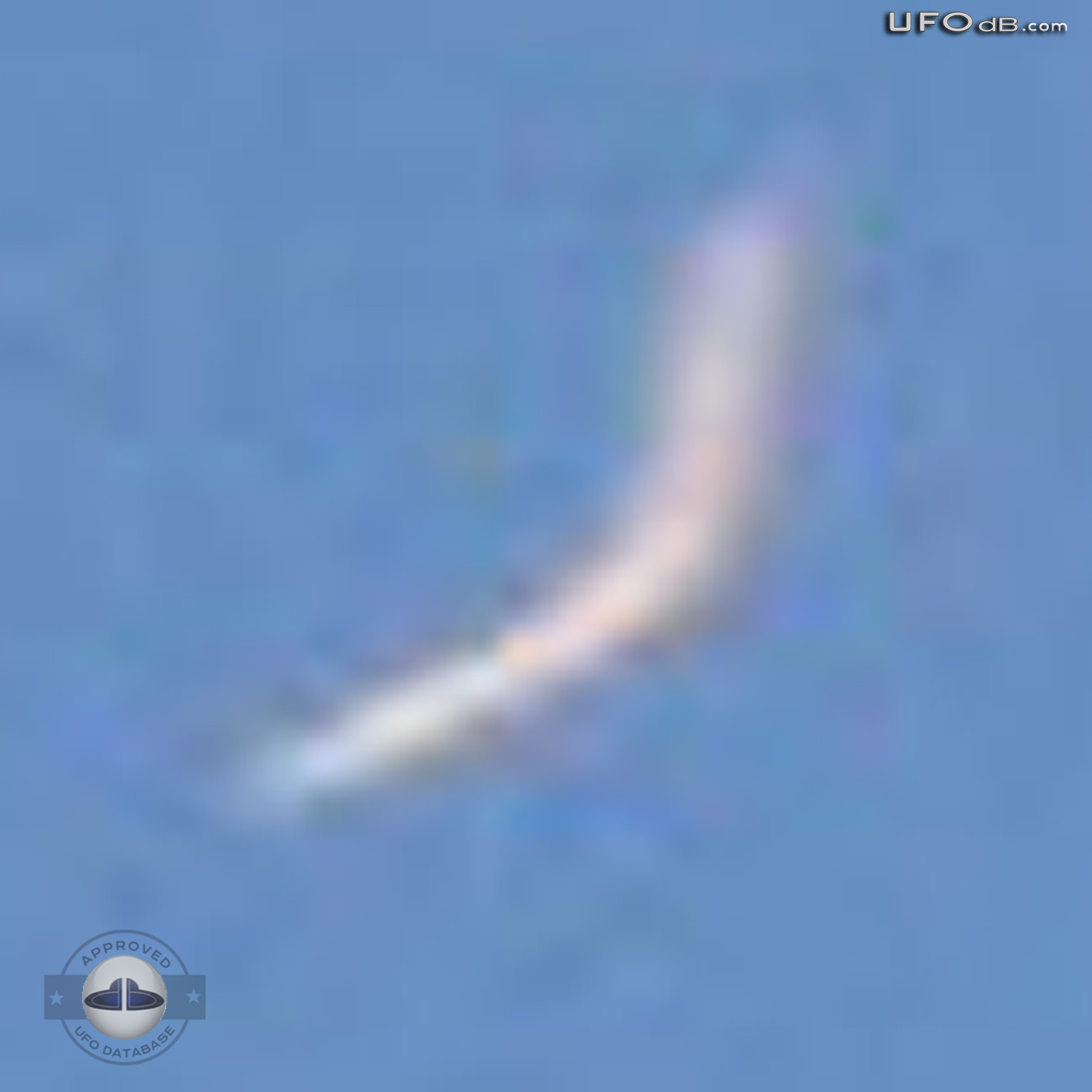 Beige Color Boomerang UFO seen in Auckland | New Zealand May 16 2011 UFO Picture #311-5