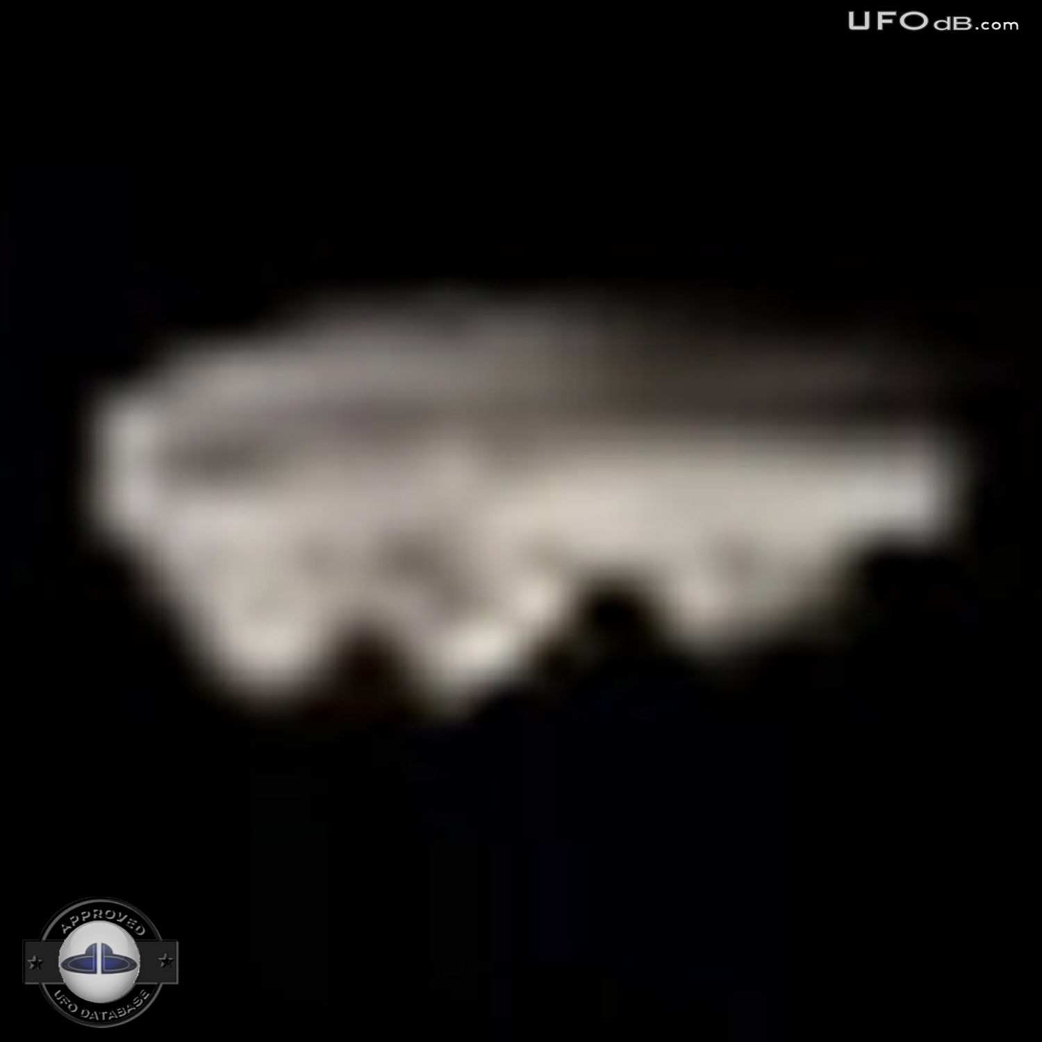 Very Strange UFO caught on picture over Rome | Italy | January 19 2011 UFO Picture #312-6