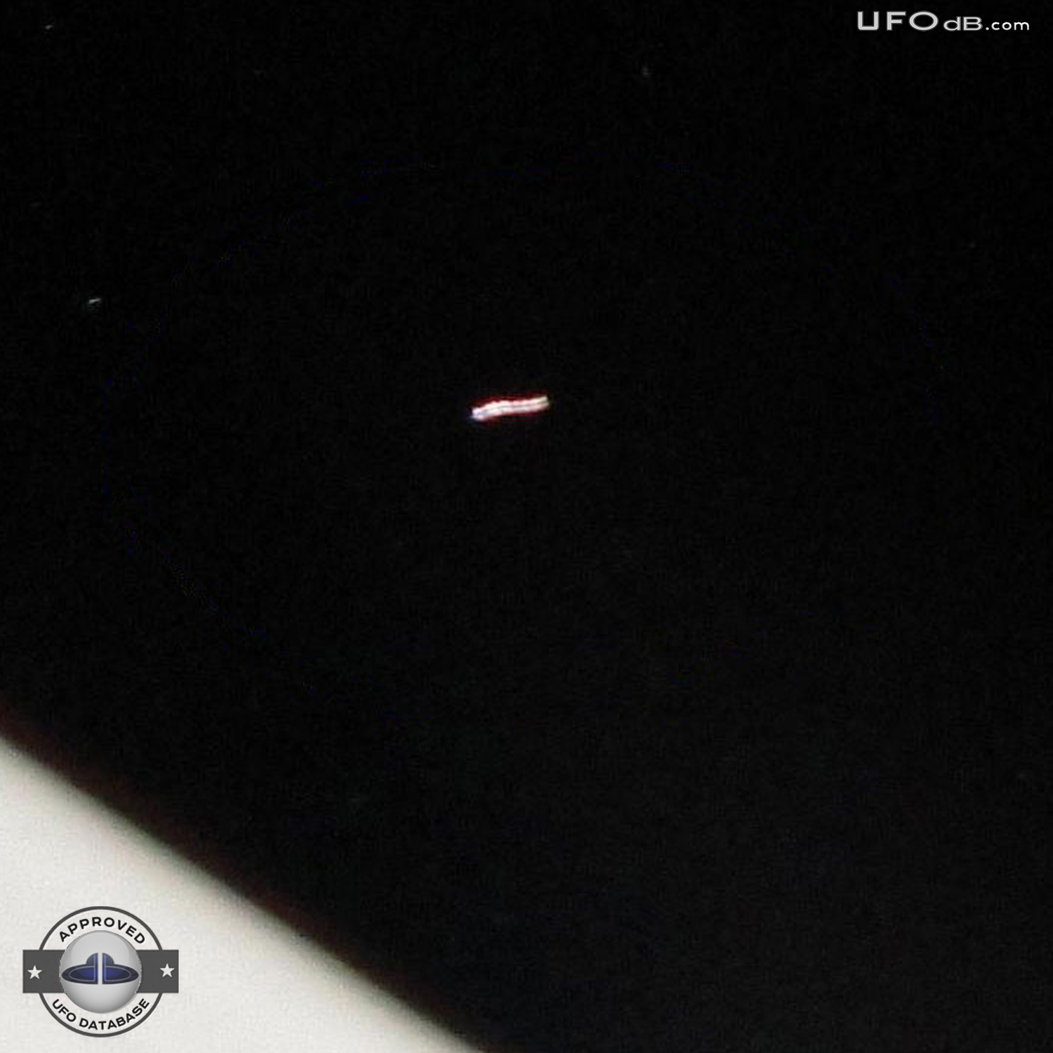 Bouncing UFO seen during Eclipse in Dominican Republic | December 2010 UFO Picture #313-2
