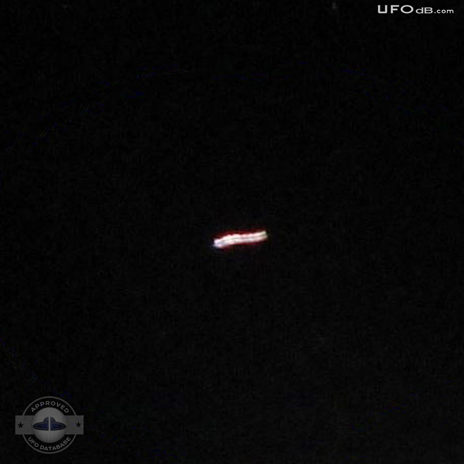 Bouncing UFO seen during Eclipse in Dominican Republic | December 2010 UFO Picture #313-3