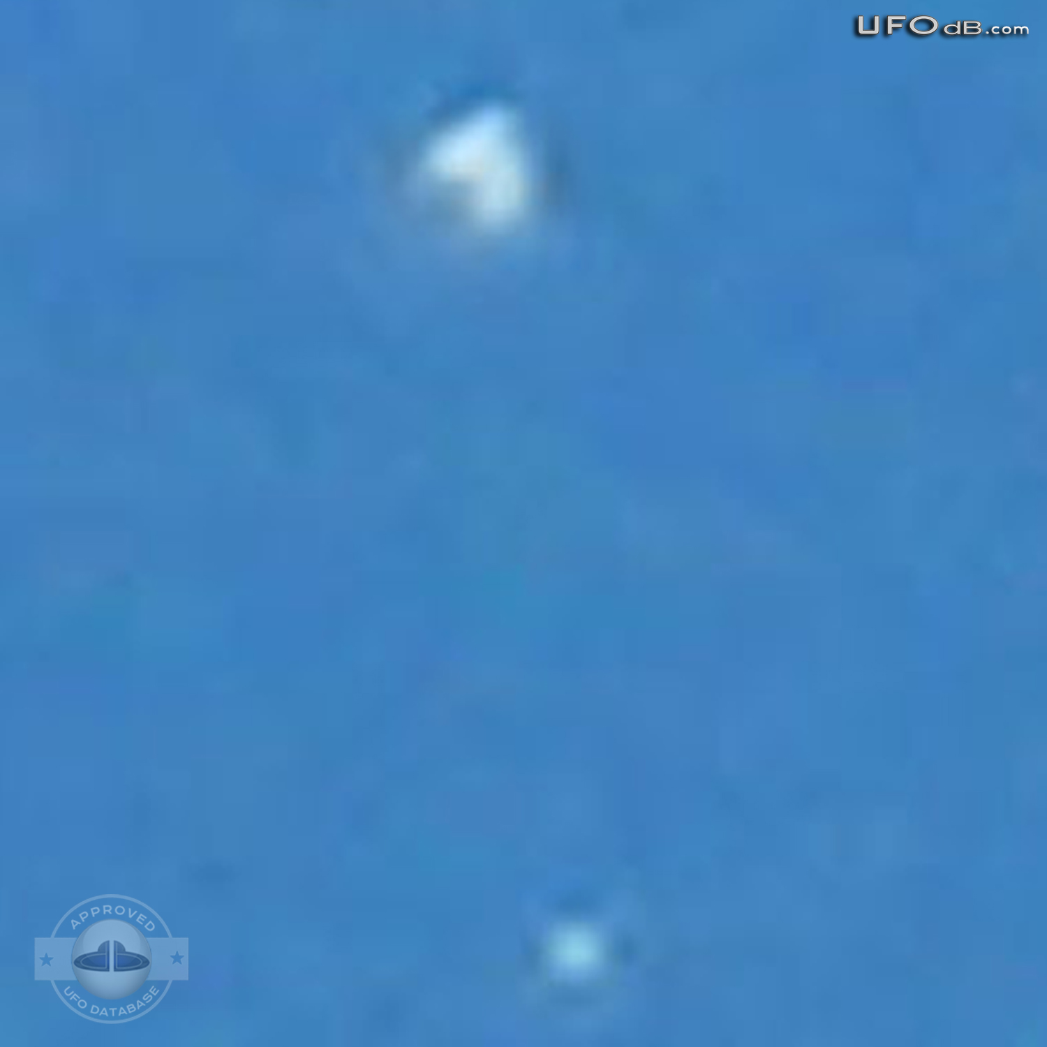 Five Apparent UFOs in the sky of Portland | Oregon, USA | May 1 2011 UFO Picture #314-4