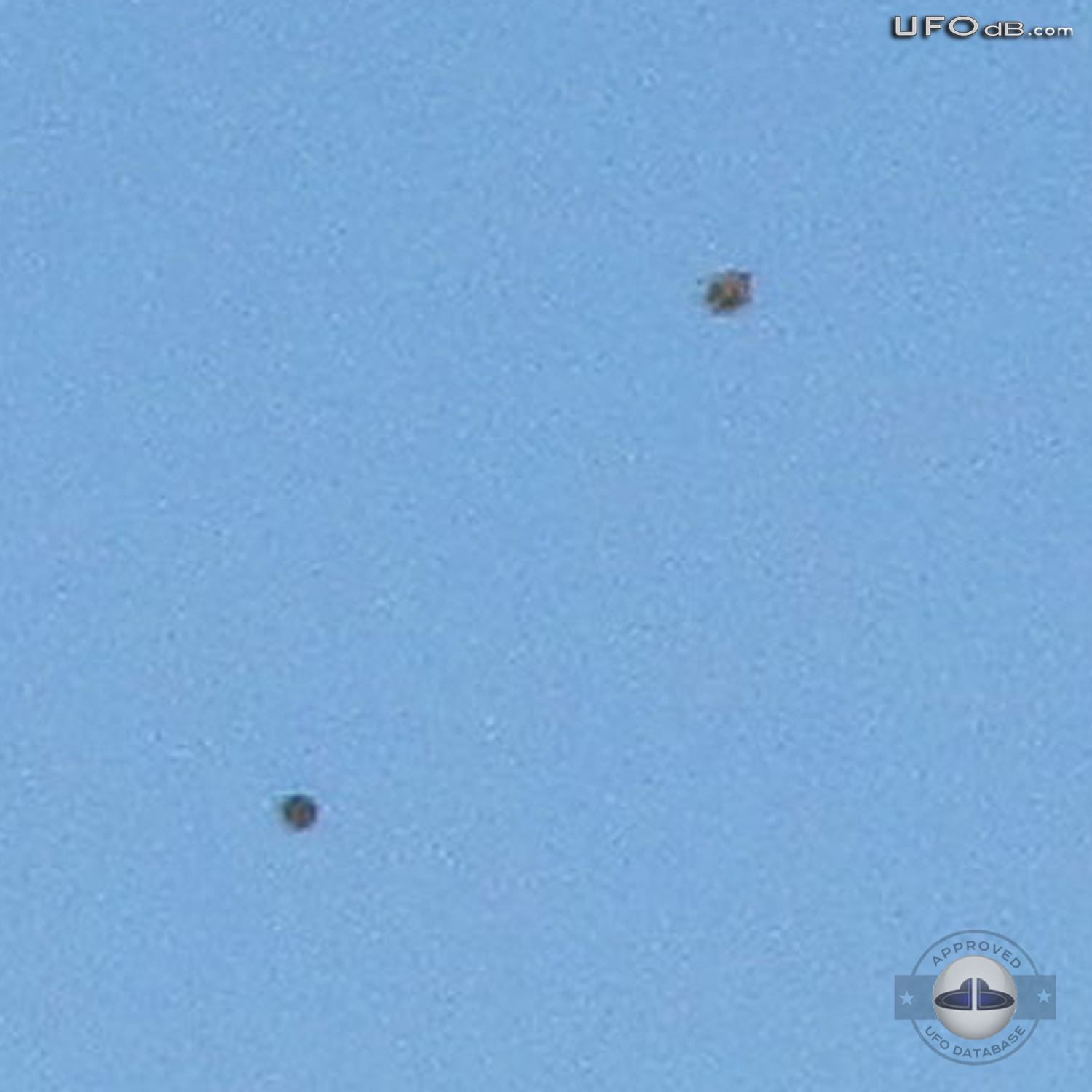 Dark UFOs near the Twentynine Palms US Marine corps base | May 7 2011 UFO Picture #315-3