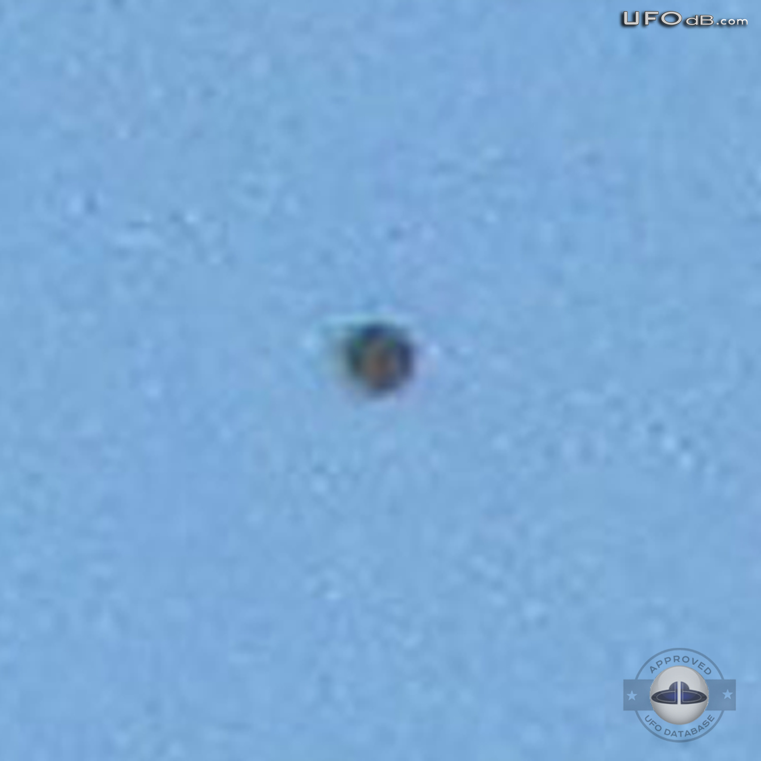 Dark UFOs near the Twentynine Palms US Marine corps base | May 7 2011 UFO Picture #315-4