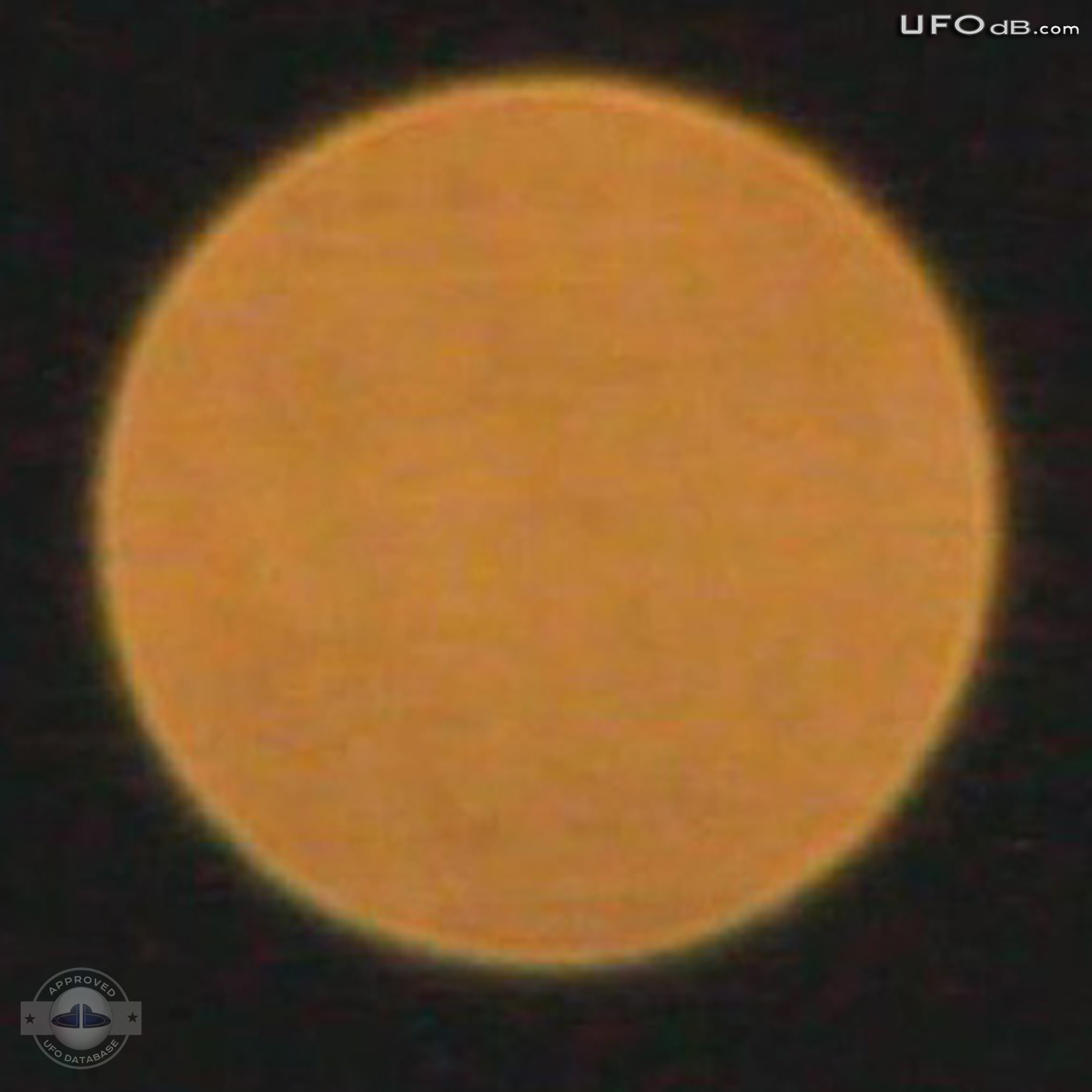 Perfect Orange Sphere UFO in Longueuil, Quebec, Canada | March 20 2011 UFO Picture #316-4