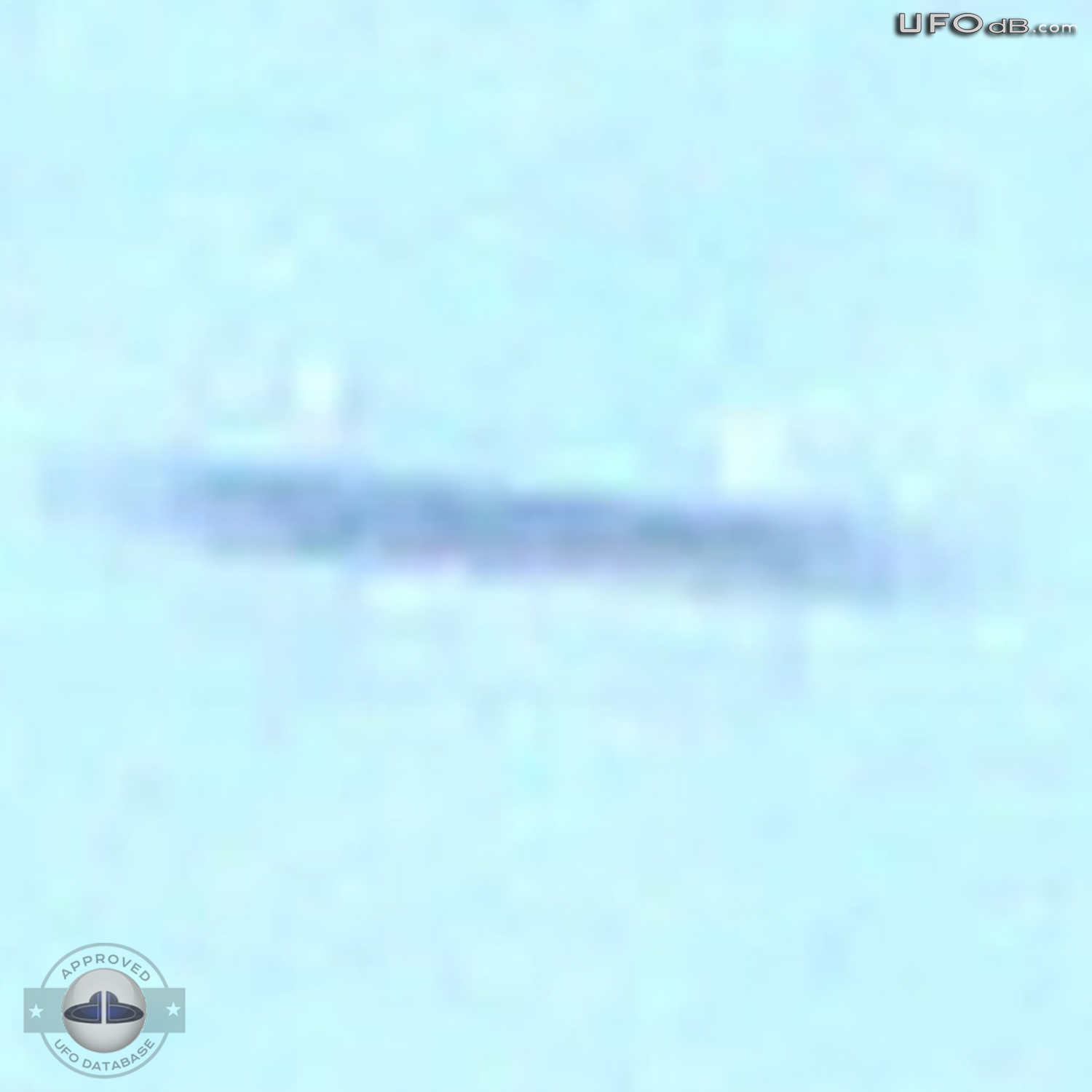 Colombia Saucer flying over the hills caught on picture | March 3 2003 UFO Picture #322-4