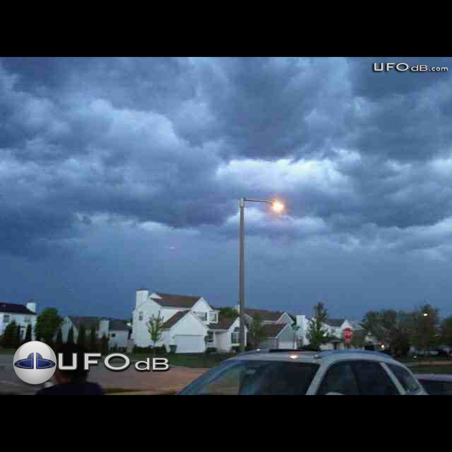 Zion Thunderstorm picture reveal a glowing UFO | USA | May 22 2011 UFO Picture #324-1