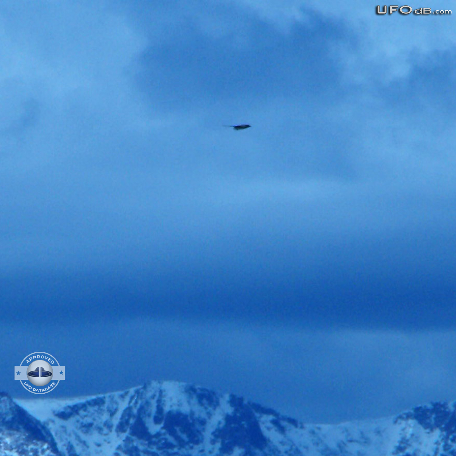 Panoramic picture capture a passing UFO in Colorado, USA | May 21 2011 UFO Picture #325-2