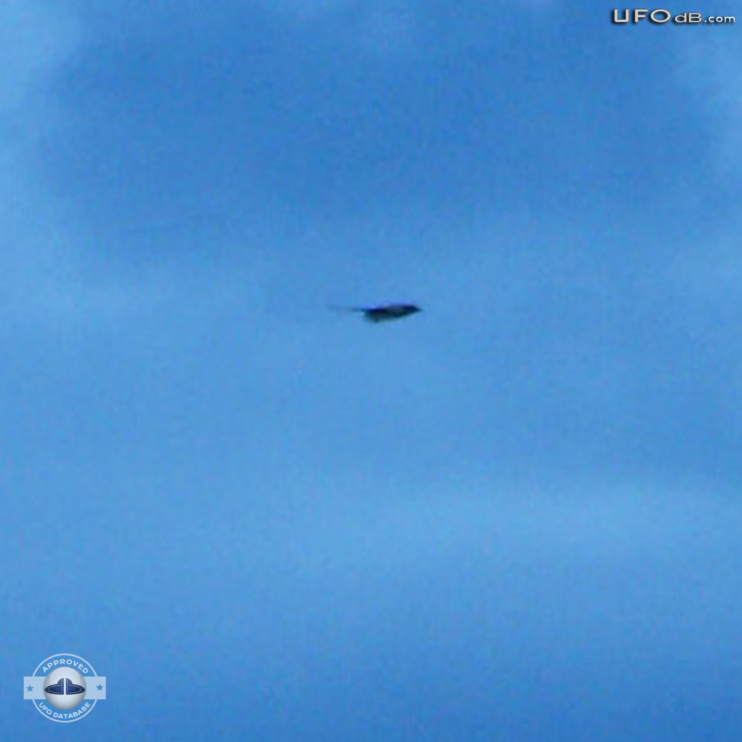 Panoramic picture capture a passing UFO in Colorado, USA | May 21 2011 UFO Picture #325-3