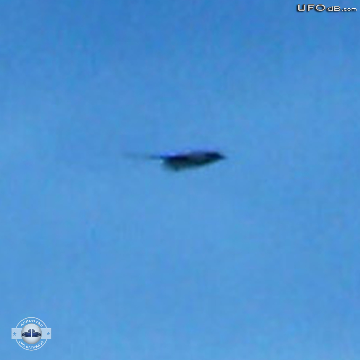Panoramic picture capture a passing UFO in Colorado, USA | May 21 2011 UFO Picture #325-4
