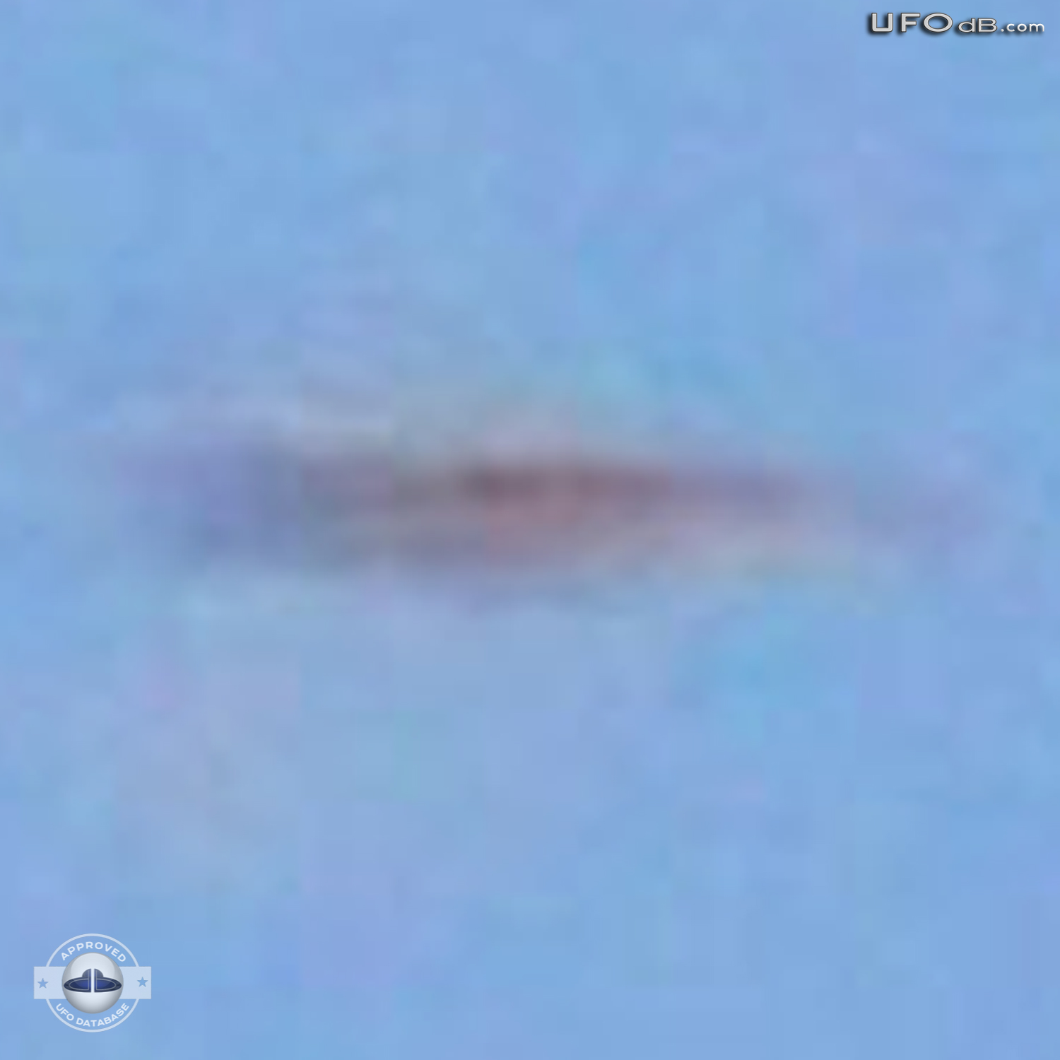 Photo Contest shot capture a passing UFO in Uruguay | May 18 2011 UFO Picture #329-5