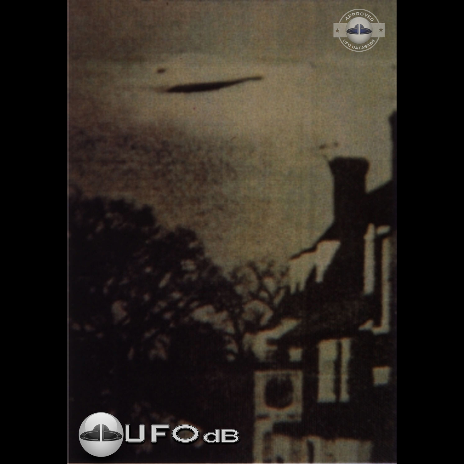 One of the oldest UFO picture taken in 1944 UFO over a house UFO Picture #33-1