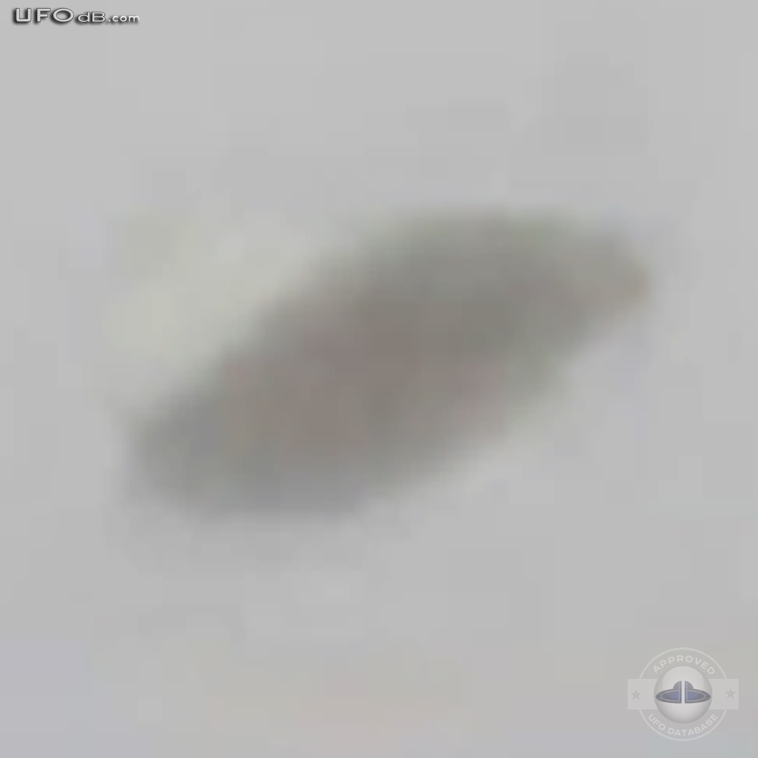 Humming whirring sounds heard with UFO picture | Hangzhou | April 2011 UFO Picture #332-7
