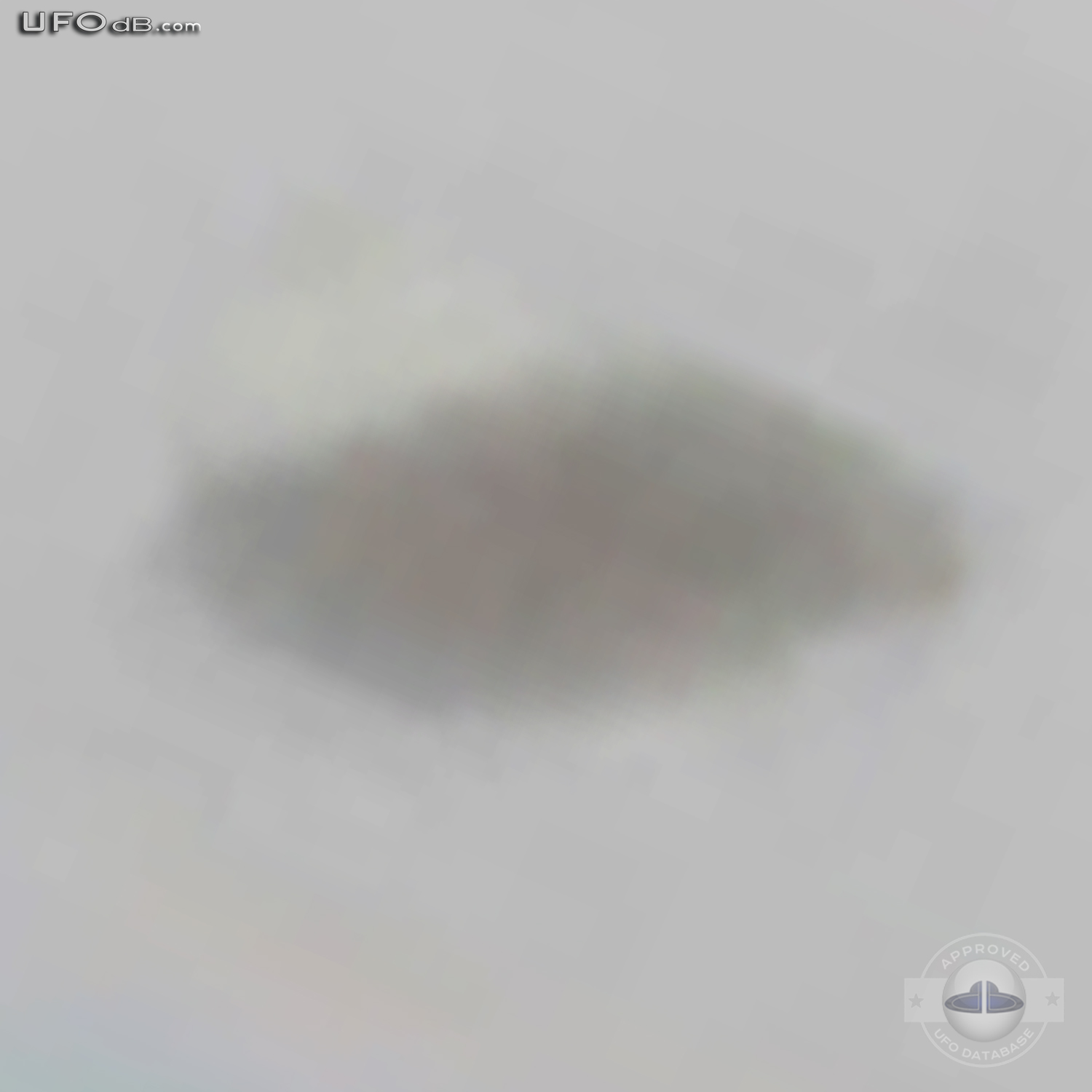 Humming whirring sounds heard with UFO picture | Hangzhou | April 2011 UFO Picture #332-8