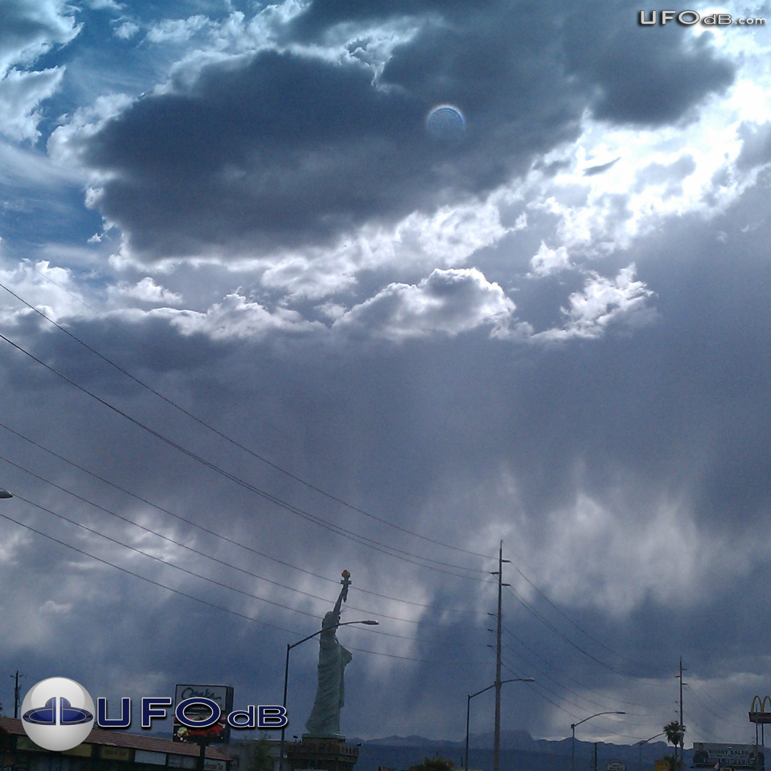Large UFO coming through a Cloud in Las Vegas Nevada USA | May 13 2011 UFO Picture #334-1