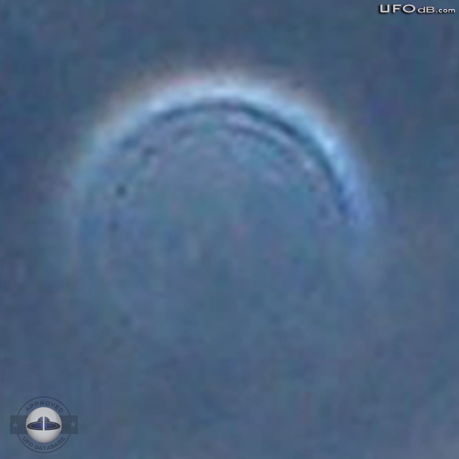 Large UFO coming through a Cloud in Las Vegas Nevada USA | May 13 2011 UFO Picture #334-6