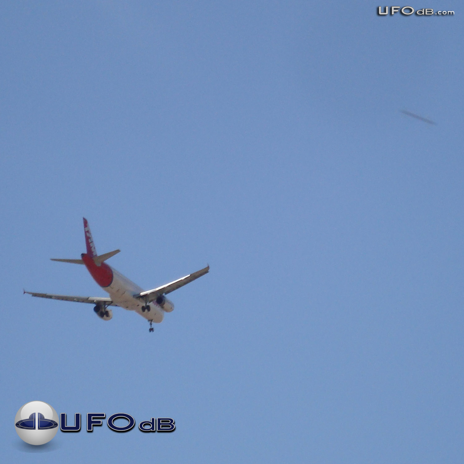 Guarulhos Airport, Brazil | UFO near airplane taking off | April 2011 UFO Picture #337-1