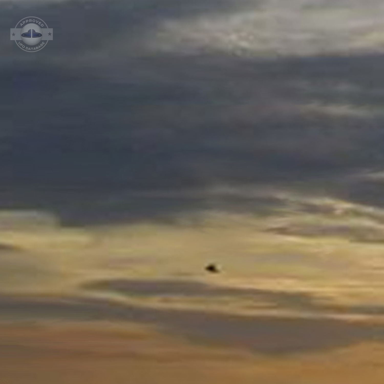 UFO picture of UFO over Pakenham, Victoria in Australia UFO Picture #34-3