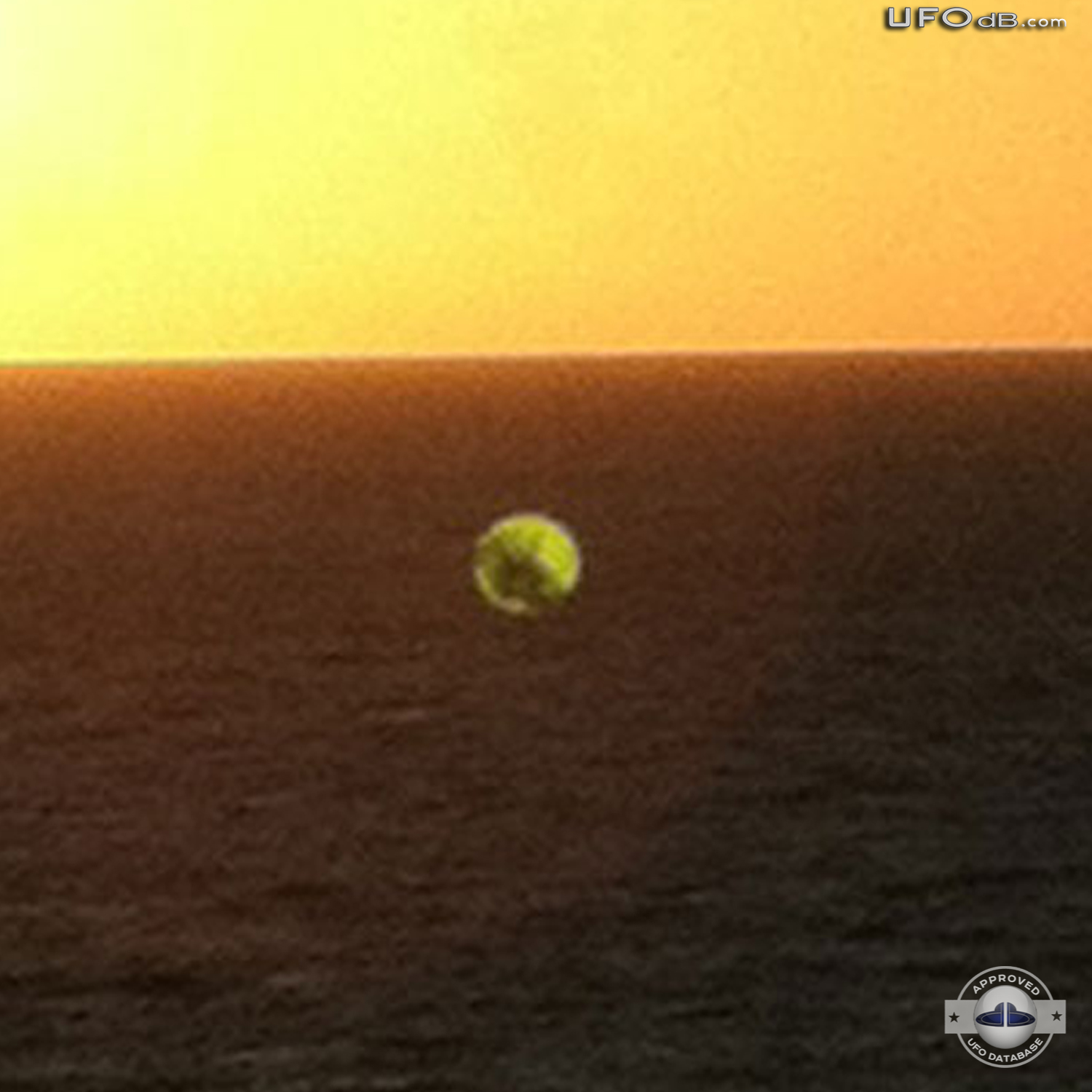 Green Sphere UFO caught on picture over the ocean | Miami Beach | 2011 UFO Picture #356-3