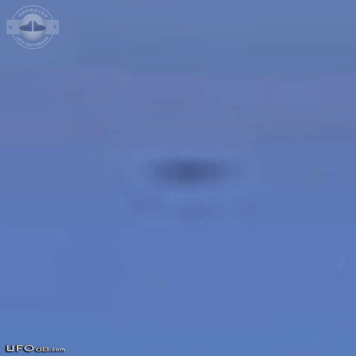 Large 70 meters wide UFO caught on picture - Cordoba, Argentina - 2009 UFO Picture #369-5