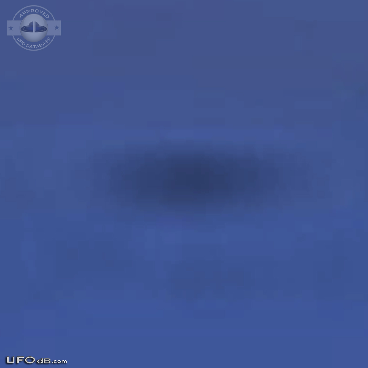 Large 70 meters wide UFO caught on picture - Cordoba, Argentina - 2009 UFO Picture #369-6